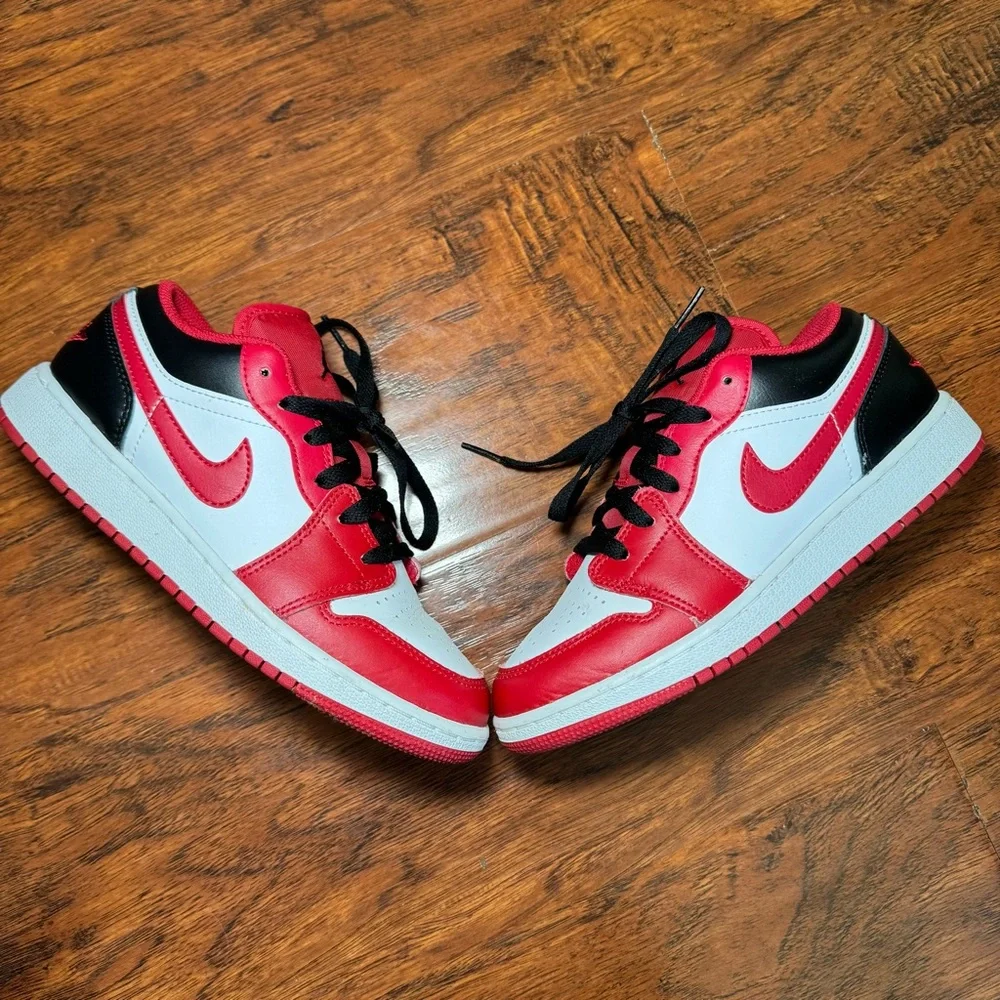 Nike Air Jordan 1 Low‎ 553560-163 Boys Sneakers Red White Black Size 4.5Y